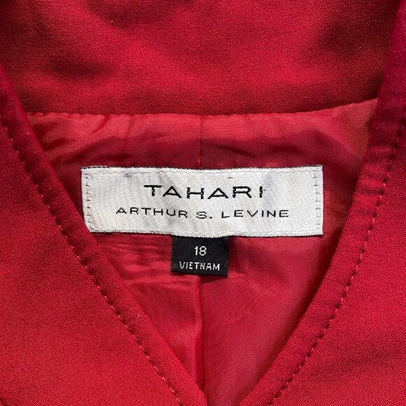 Tahari Women's Blazer Solid Red Gold Buttons Long Sleeve Lined Size 18 - Picture 3 of 12